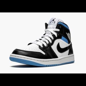 WMNS AIR JORDAN 1 MID UNIVERSITY BLUE SIZE 5.5
